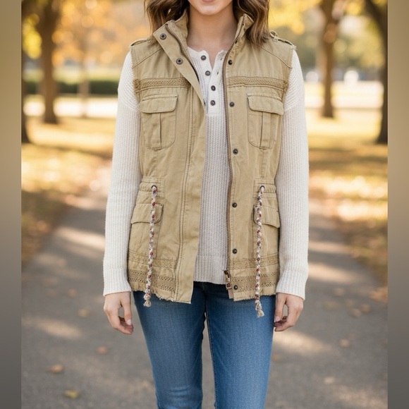 BKE Buckle Tan Utility Vest Outerwear Jacket Size Medium - Picture 1 of 10